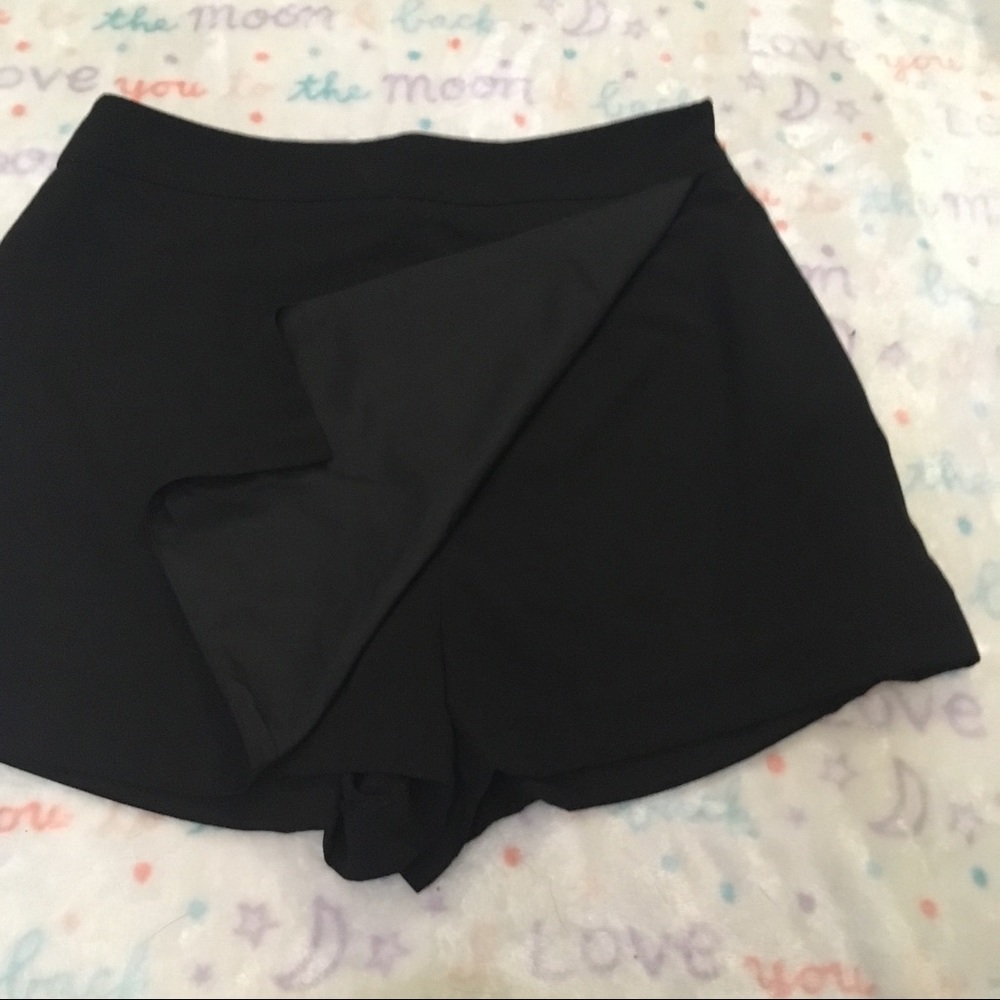 Shorts/skirt - Picture 3 of 4